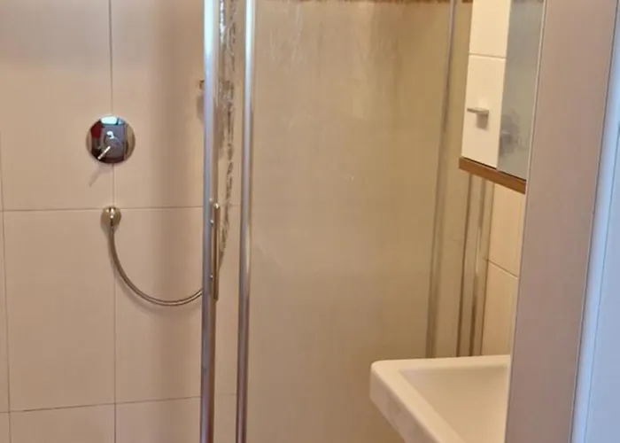 安娜木屋公寓 *